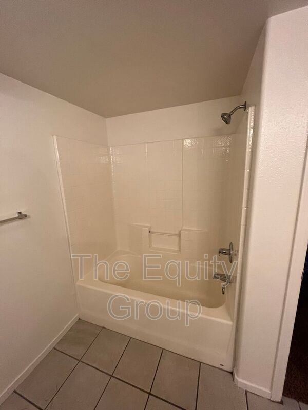 Building Photo - 2824 N Zachary St