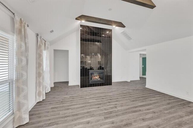 Building Photo - Stunning 4 Bed 3 Bath Broken Arrow Gem