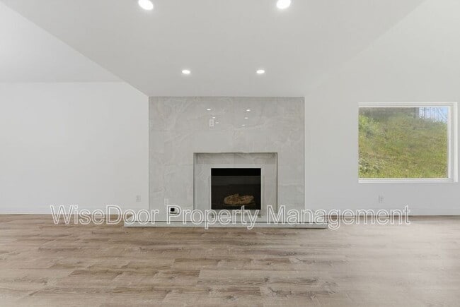 Building Photo - 1500 Aldea Dr