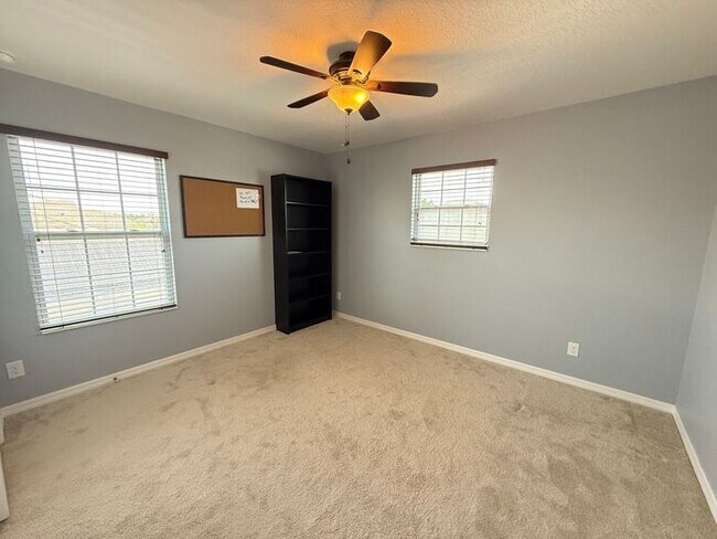 Building Photo - 5/3 Near Clermont -$500 OFF THE FIRST MONTH'S RENT