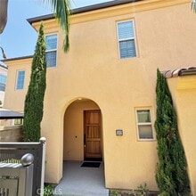 Building Photo - 102 Holly Springs