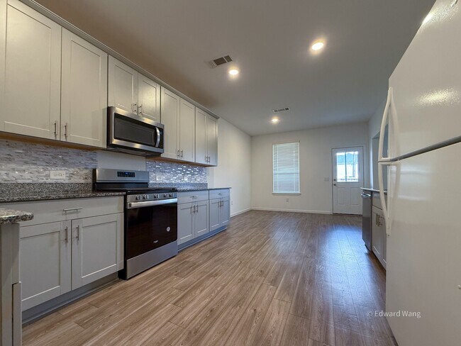 Building Photo - 1040 Greenshank Dr