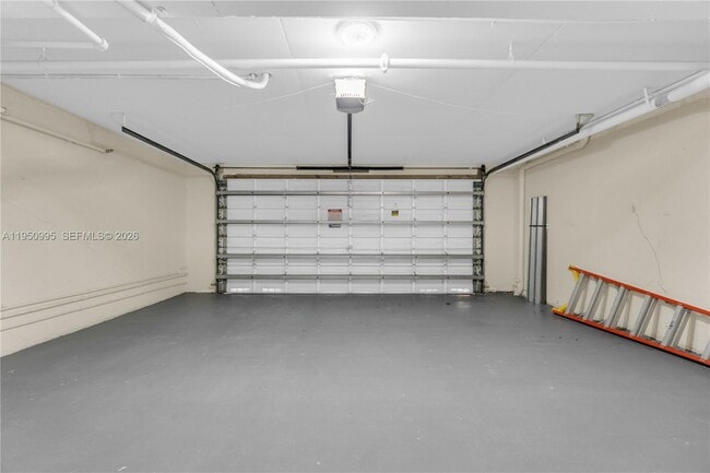 Building Photo - 2945 NE 185th St