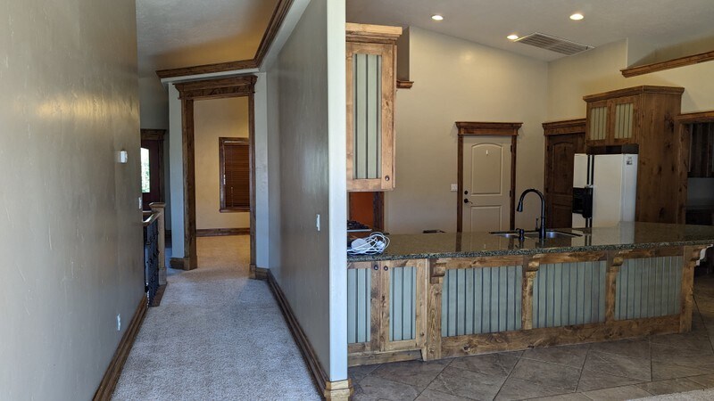 Building Photo - 695 Crystal Dr