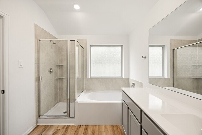 Building Photo - 3014 Wedgewood Cv Wy