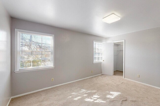 Building Photo - 7948 Habersham Ln