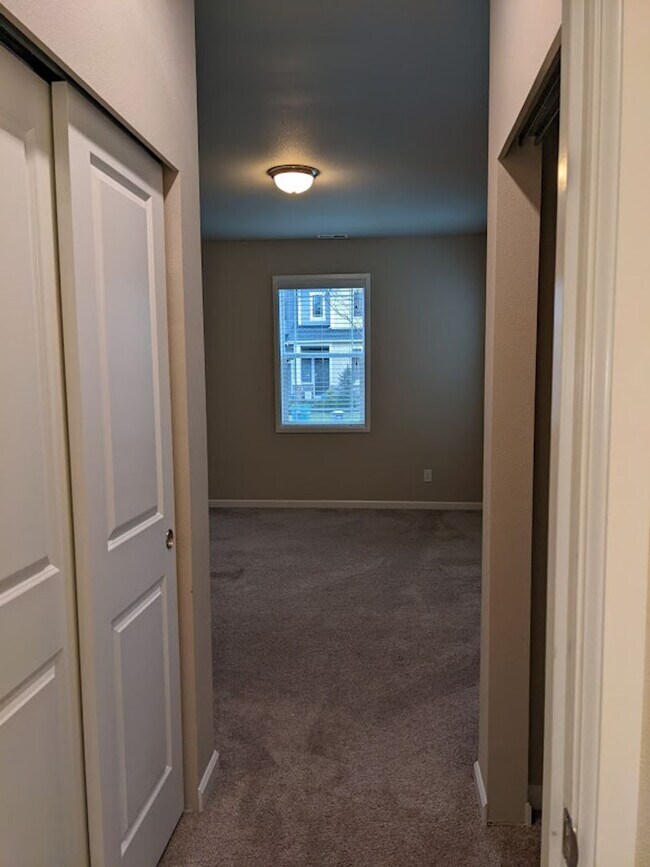 Building Photo - Northshore, Bothell, Millcreek 4 bedroom Home Special offer!