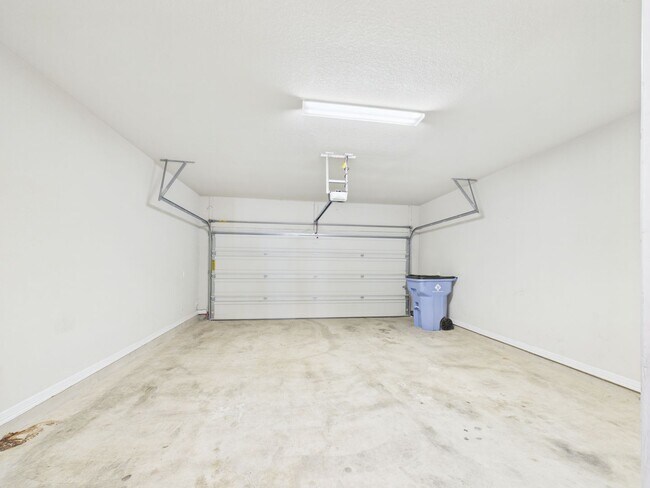 Building Photo - 2505 Meyer Cv