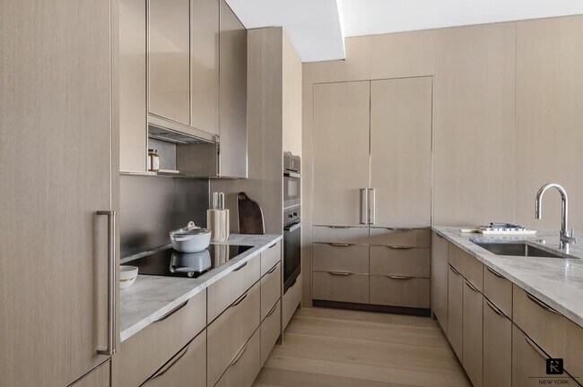Building Photo - 111 W 56th St