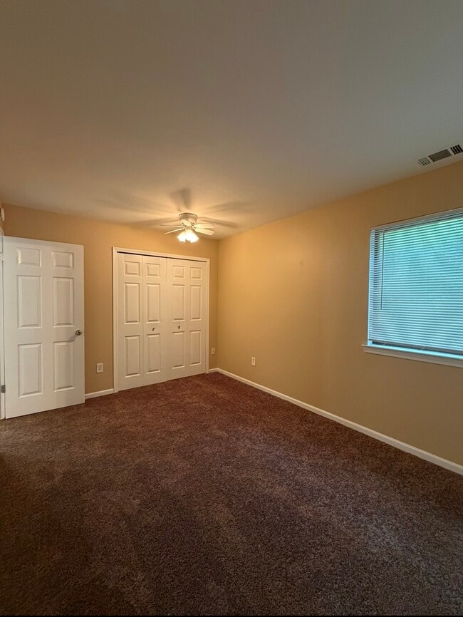 Building Photo - 35401 Hickory Woods Dr