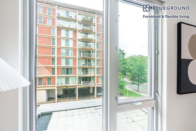 Building Photo - 600 4th St SW