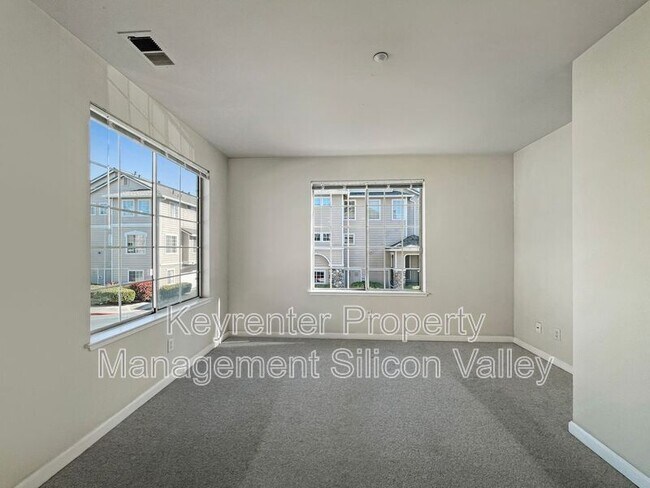 Building Photo - 1889 Kobuk Valley Common