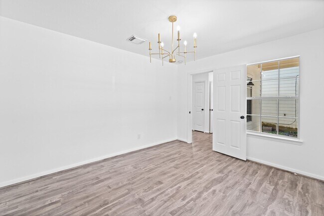 Building Photo - 6310 Mountain Pines Ln