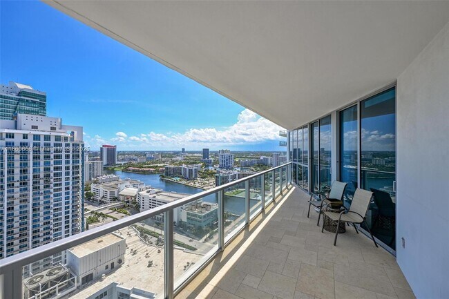 Building Photo - 3101 S Ocean Dr
