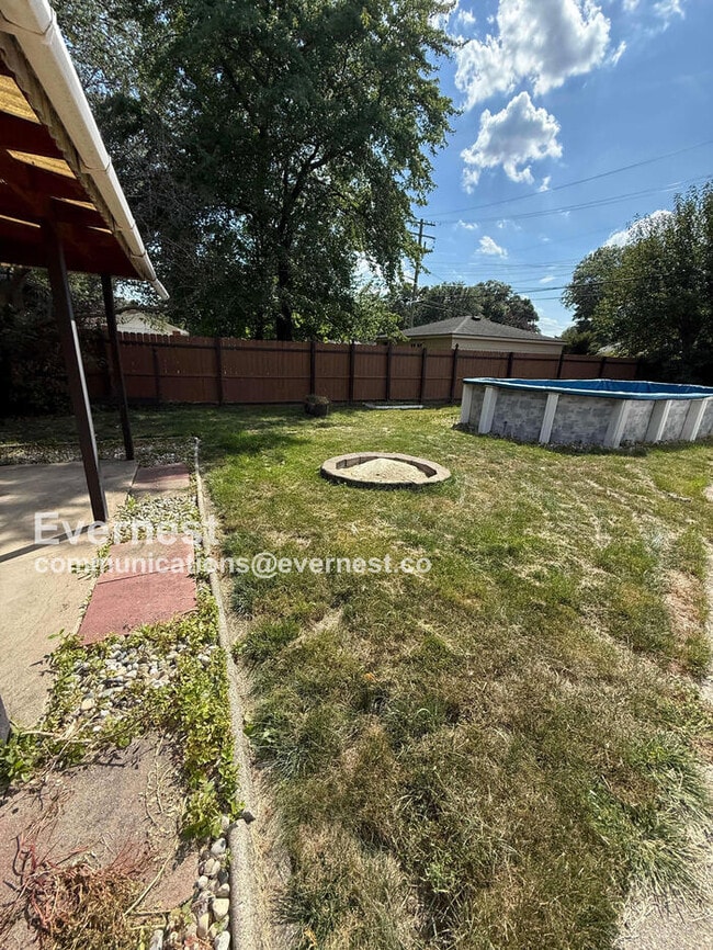 Building Photo - W/D Included! Single-Family Home w/ Central Air, Garage & Fenced Yard in Dearborn Heights