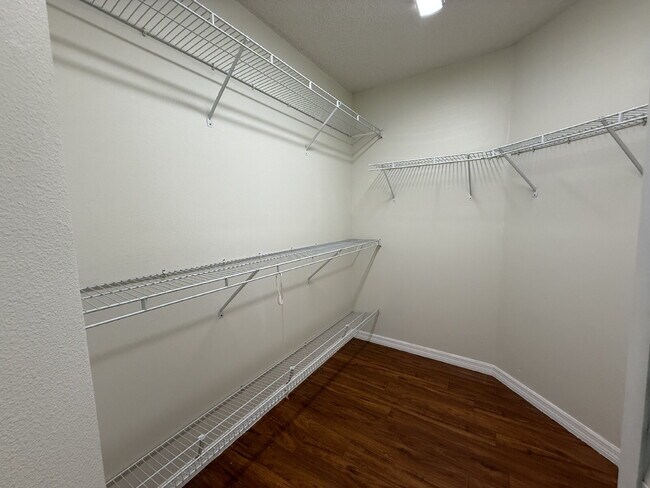 Building Photo - 3107 Westridge Dr