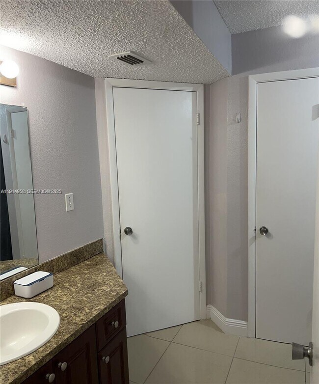 Building Photo - 15661 SW 104th Terrace