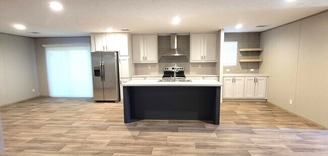 Building Photo - Nearly New Marietta Manufactured Home