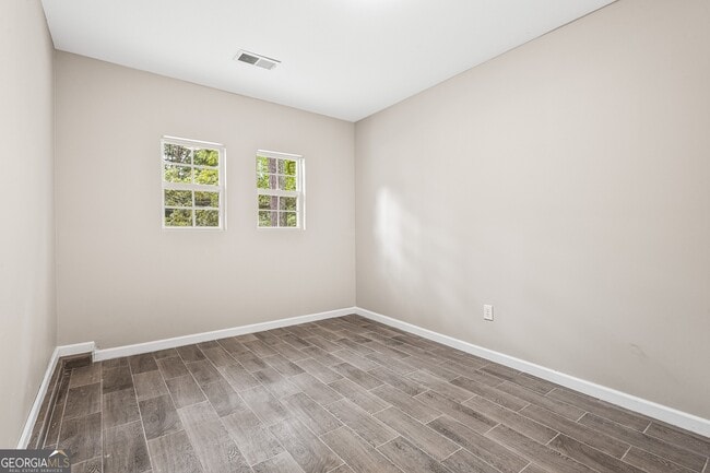 Building Photo - 5846 Bobbin Ln