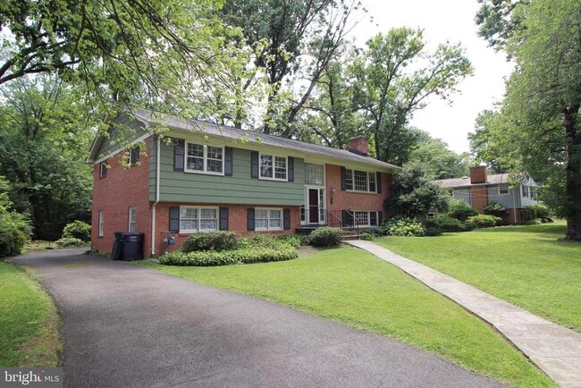 Building Photo - 304 Timber Ln