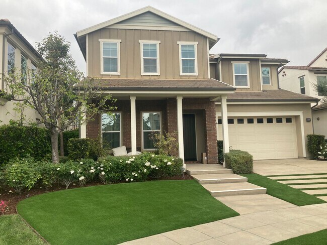 Building Photo - Exceptional Remodeled & Professionally Fur...