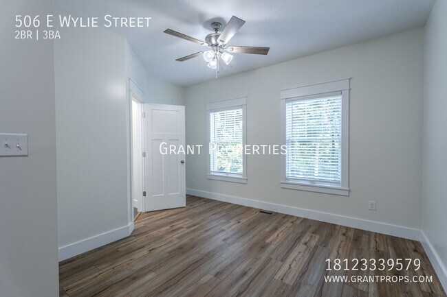 Building Photo - 506 E Wylie St