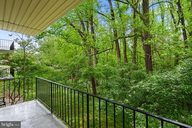 Building Photo - 10643 Weymouth St