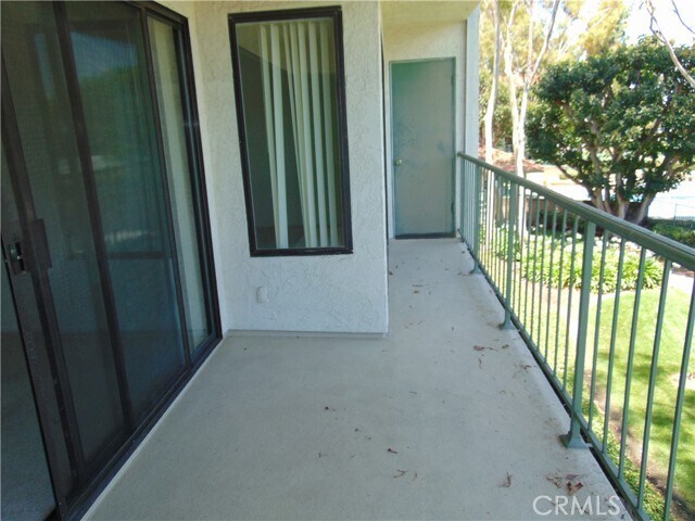Building Photo - 2203 Apricot Dr