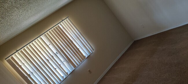 Building Photo - CORAL GARDENS 2 BEDROOM CONDO