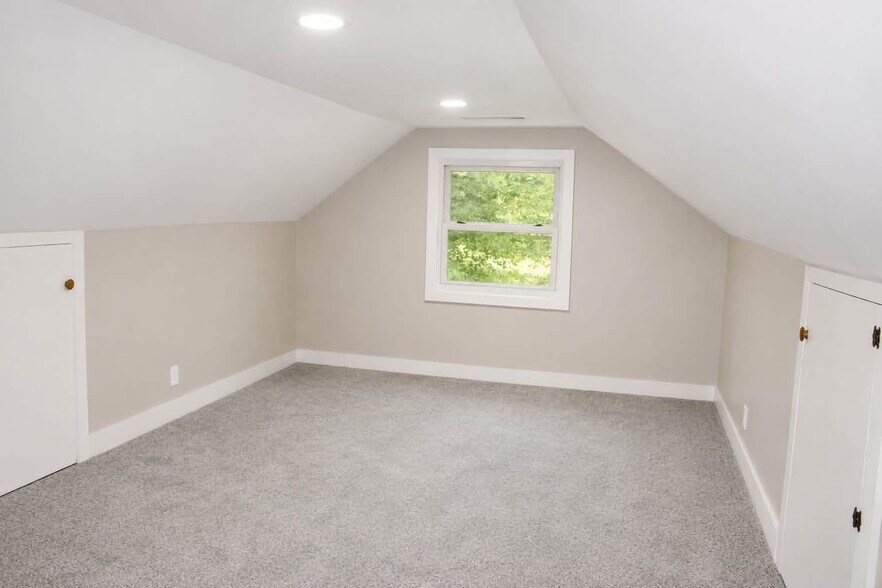 Building Photo - 3805 Sewell Rd