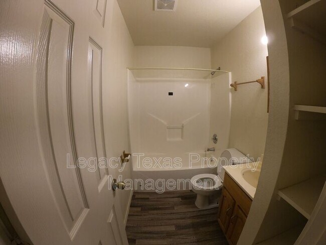 Building Photo - 1106 Williams Ave