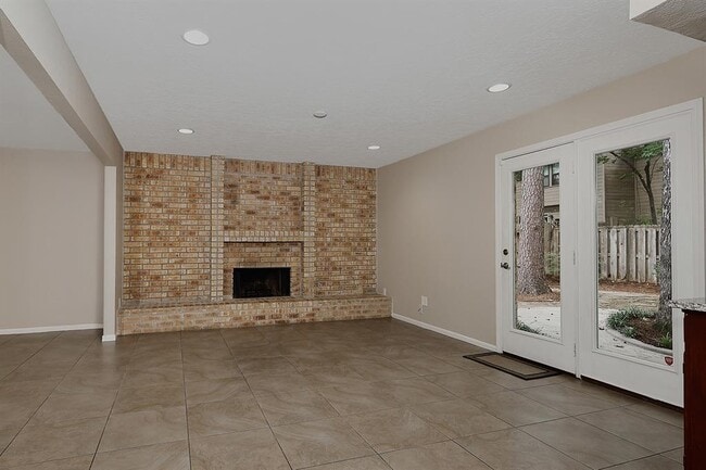 Building Photo - 6 Berryfrost Ln