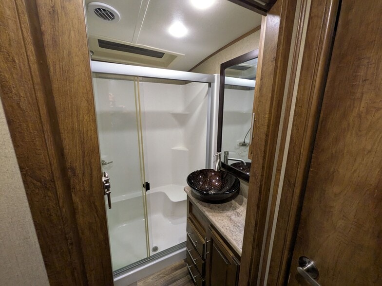 Building Photo - 1054 Cross Springs Ct