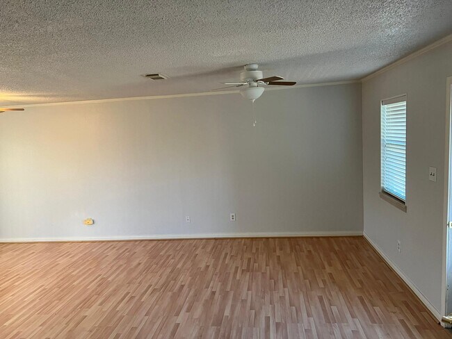 Building Photo - 4318 E Fm 1462