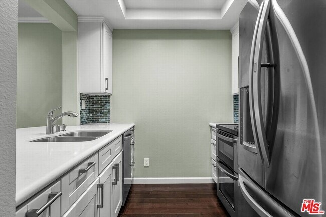 Building Photo - 501 Palisades Dr