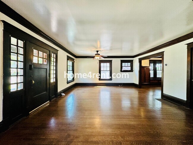 Building Photo - Beautiful, KCMO Home with Historic Charm, Updated Kitchen, Wood Floors and a Fenced Yard!