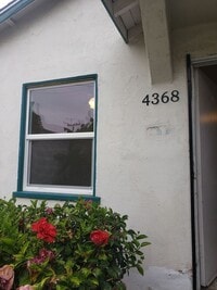 Building Photo - Summer Special $1000 REBATE! Charming stand alone cottage in gated community!