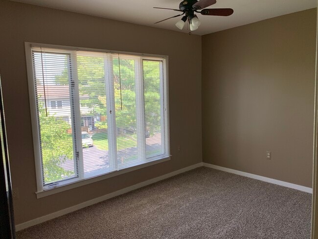 Building Photo - 103 E 8th St