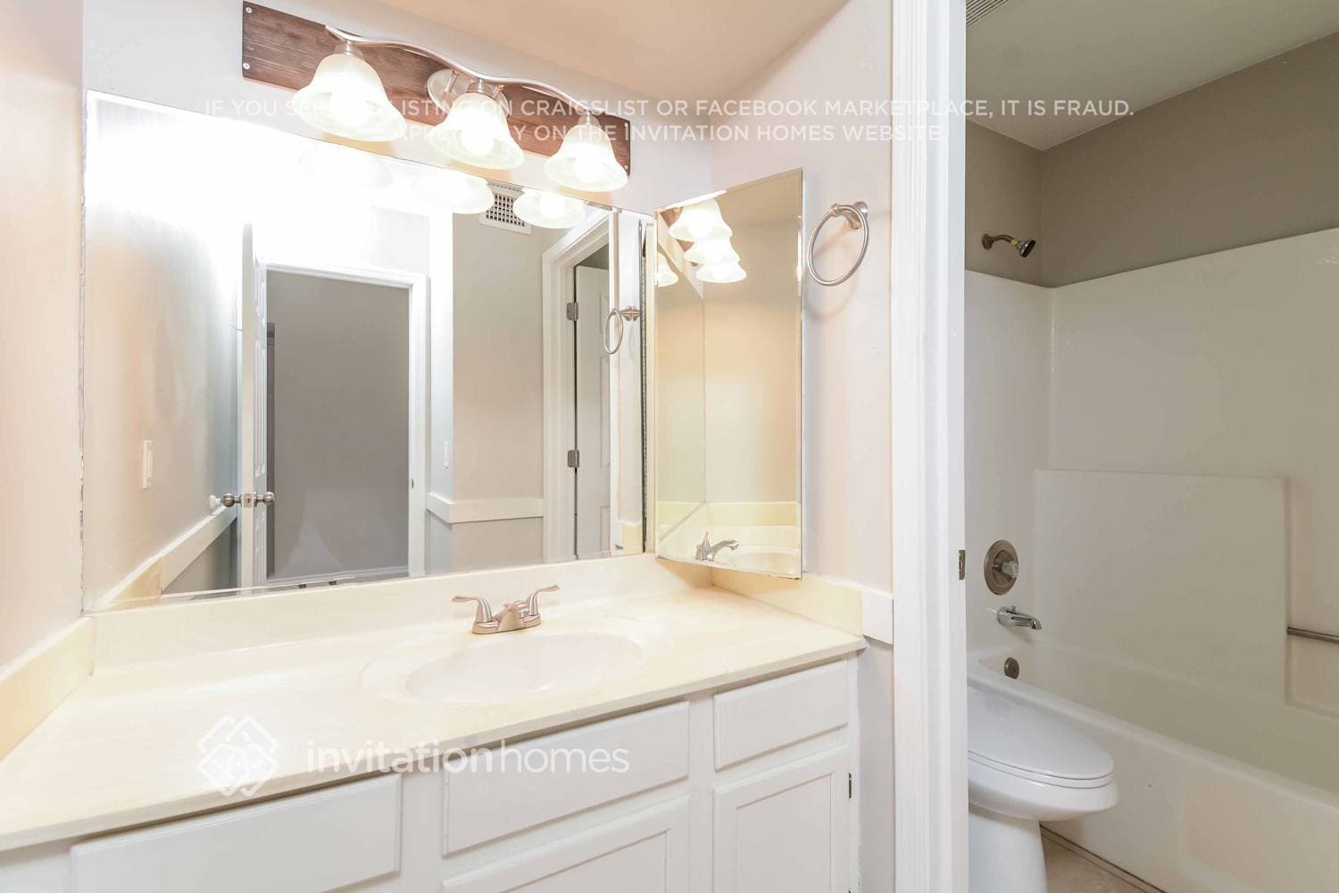 Building Photo - 5925 W Shangri La Rd