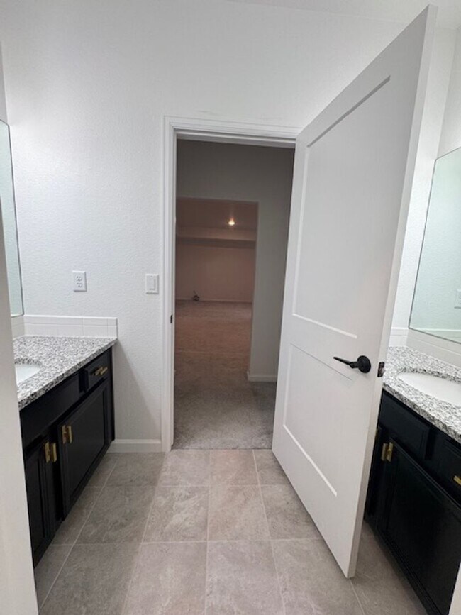 Building Photo - Luxury Living in Wolf Ranch | 6BD, 4BA and...