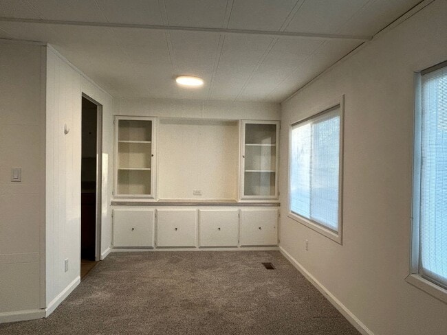 Building Photo - 452 Silver Leaf Dr