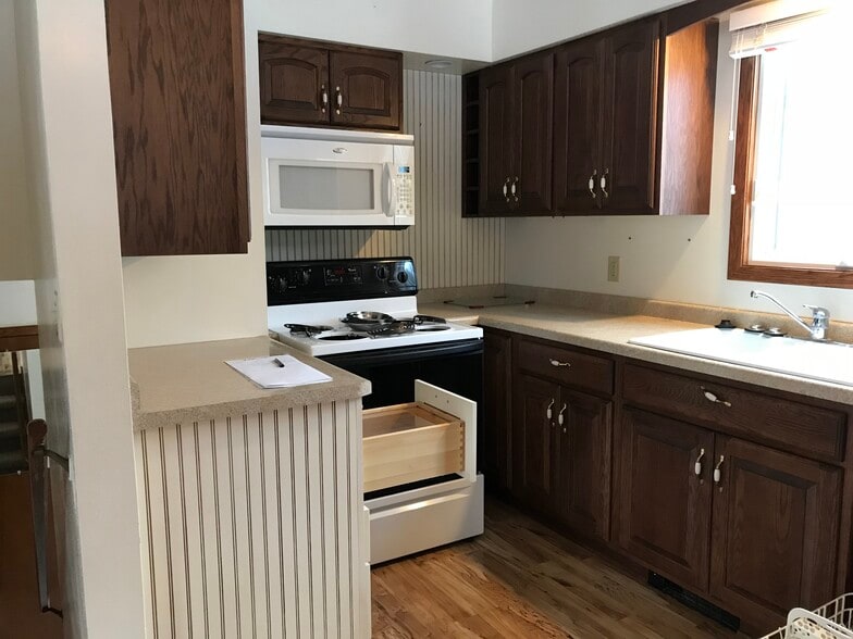 Building Photo - 5202 Schofield St