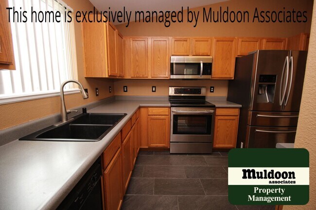 Building Photo - Strawberry Field gated community condo