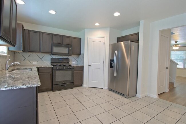 Building Photo - 4711 Giordano Dr
