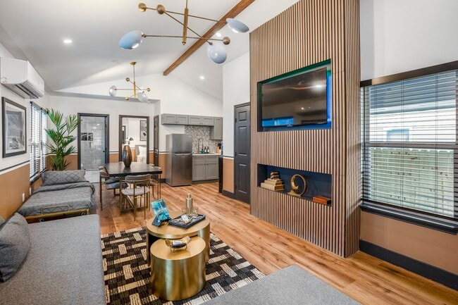 Building Photo - 5512 Texas St