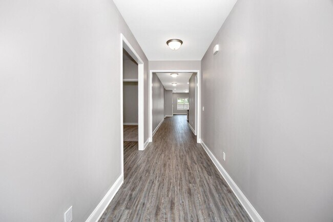 Building Photo - 153 Cherry Laurel Dr