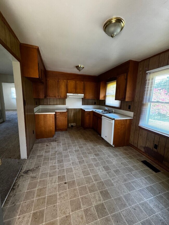 Building Photo - Single Family House in Cleveland County, NC (Shelby, NC)