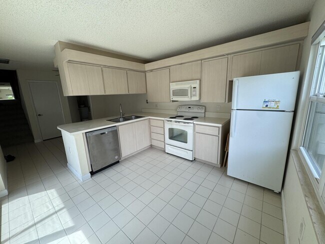 Building Photo - 20 Bedford Ct