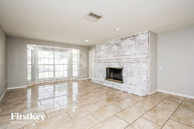 Building Photo - 815 Lake Elbert Ct