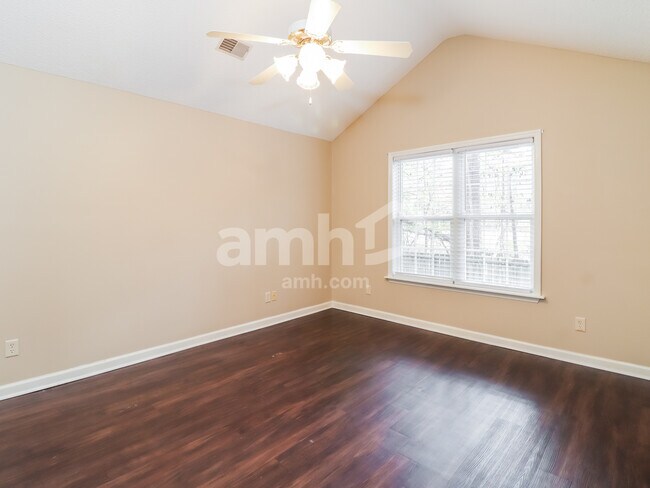 Building Photo - 44 Westminister Pl